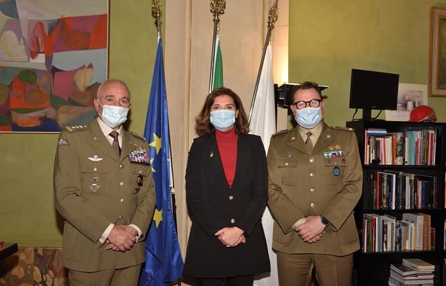 il-generale-di-corpo-darmata-castellano-a-palazzo-vecchio