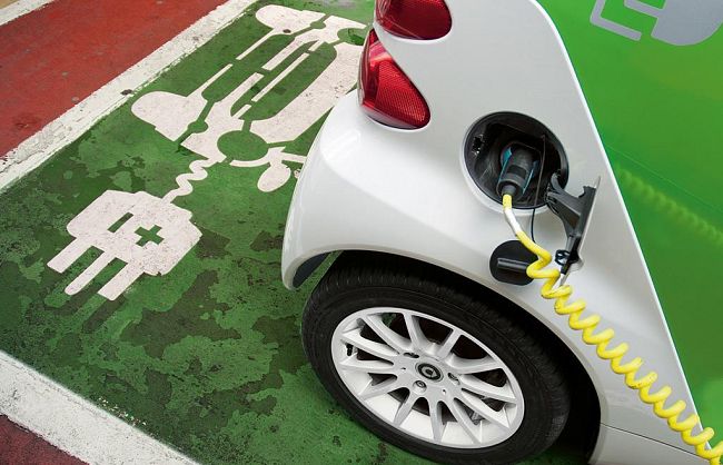 b210271706-una-smart-electric-drive-consegnata-al-sindaco