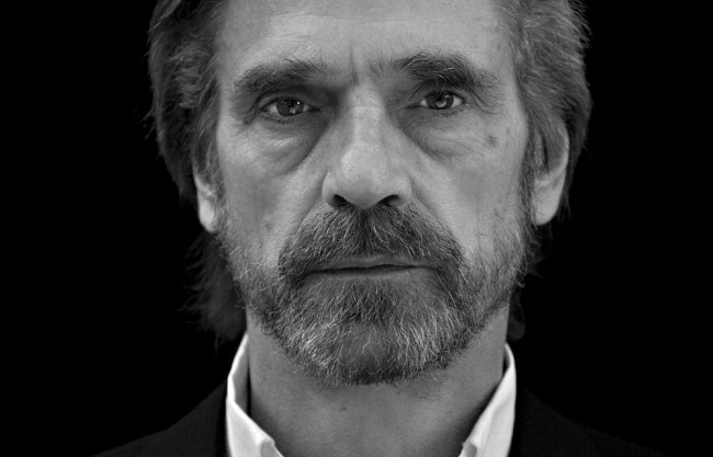 b103222127-sharon-stone-e-jeremy-irons-sul-palco-a-cortona