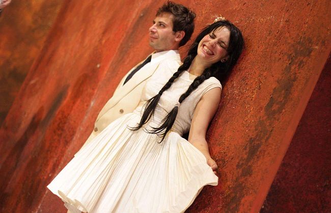 b301131220-fondazione-pontedera-teatro-la-stagione-teatrale-2013