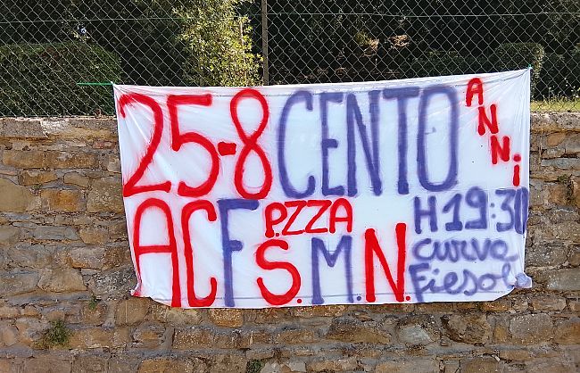 striscioni-a-firenze-i-tifosi-viola-preparano-la-festa-dei-100-anni