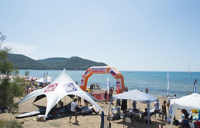 outdoor-sports-festival-conquista-il-golfo-di-baratti