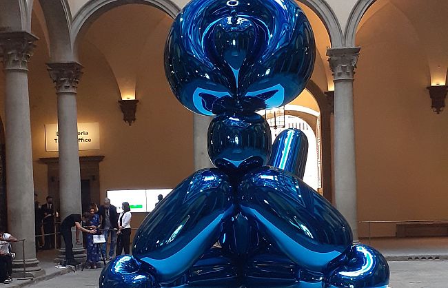la-recensione-jeff-koons-unarte-che-emana-fluido-ottimismo