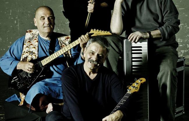 b207181430-il-mito-degli-area-al-cecina-e-motions-2012