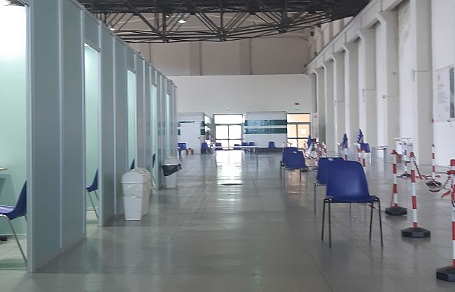 vaccino-covid-dal-16-agosto-accesso-libero-negli-hub-ai-12-18enni