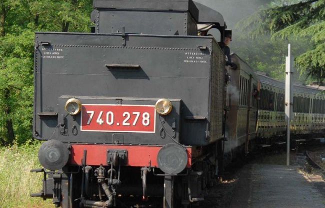 b009171526-treni-storici-d-autunno-per-scoprire-la-lunigiana