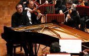 a504041725-sabato-9-lonquich-e-l-orchestra-da-camera-di-mantova-con-l-integrale-dei-concerti-per-pianoforte-di-mozart-al-teatro-della-pergola-ore-16