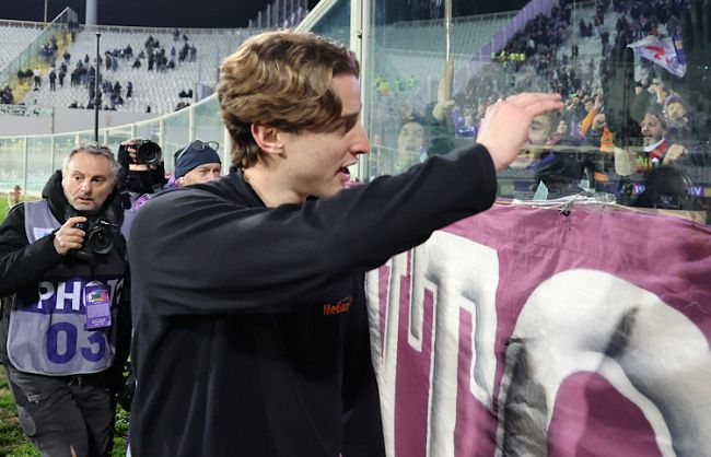 bove-commovente-saluto-al-popolo-viola