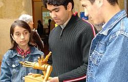 a804172220-questa-mattina-agli-innocenti-una-delagazionedei-ragazzi-lavoratori-afghani-della-banca-dei-bambini-per-lo-sviluppo