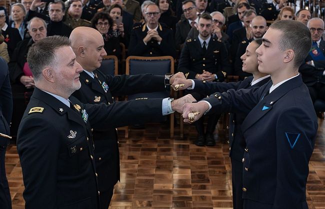 Scuola Militare Aeronautica G. Douhet consegnati gli Spadini