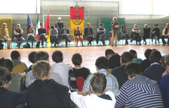 b205221748-un-migliaio-di-studenti-a-sesto-fno-per-ricordare-brindisi