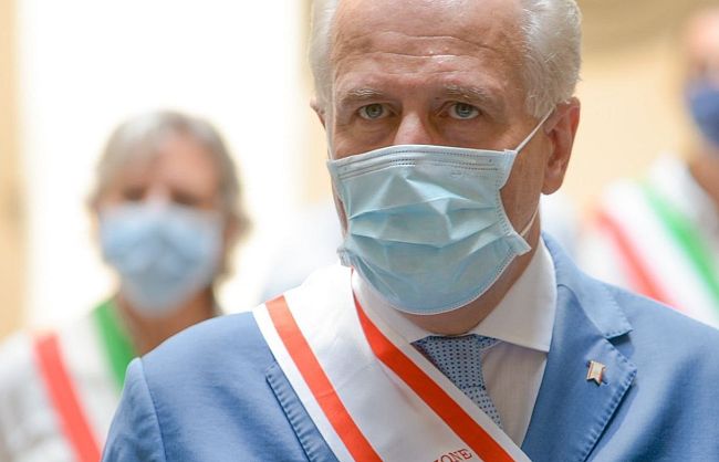 covid-oggi-arancione-5-6-gennaio-rossi-e-dal-7-gennaio-cosa-succede