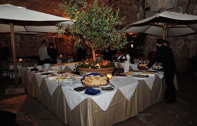 b207201753-primo-salone-degli-inganni-del-mady-in-tuscany