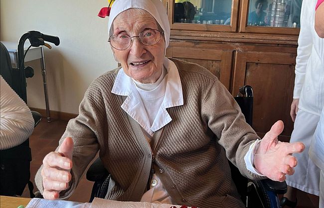 suor-prudente-compie-105-anni-festa-al-galluzzo