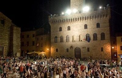 b308152018-da-venerdi-via-al-week-end-del-nobile-con-cantine-in-piazza