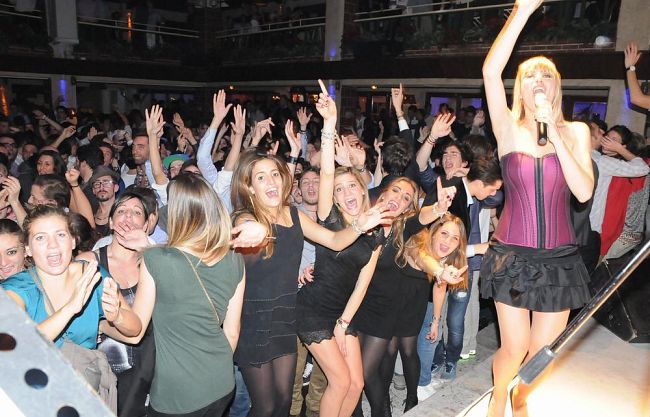 b212281014-attesa-per-la-notte-di-san-silvestro-con-lo-spettacolo-di-jerry-cala