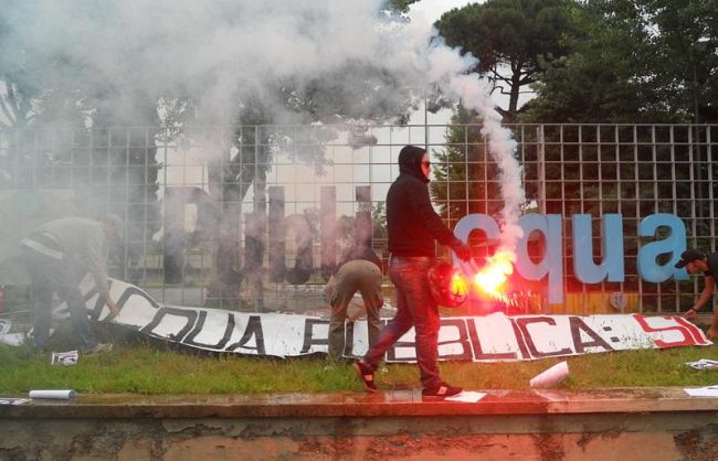 b112141537-il-leader-di-casapound-scrive-a-matteo-renzi-la-risposta-della-sinistra-estrema