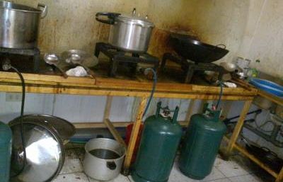 a912161516-in-un-impresa-gestita-da-cinesi-trovati-32-loculi-dormitori