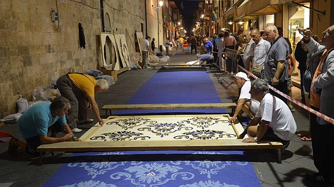 Camaiore: successo per i Tappeti di Segatura