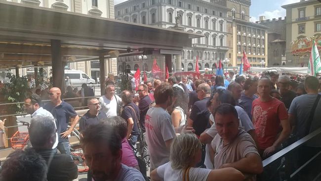 Bekaert, manifestazione a Firenze: metalmeccanici fiorentini in sciopero