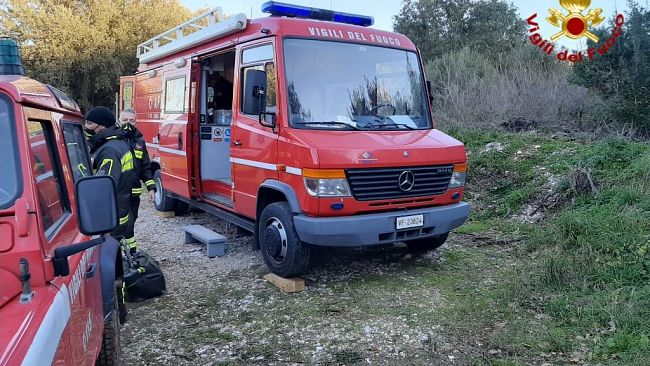 Campiglia, anziano disperso passa la notte al freddo nel bosco: salvato