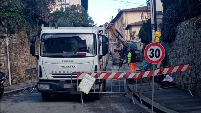 Galluzzo: lavori in via del Podestà, strada chiusa