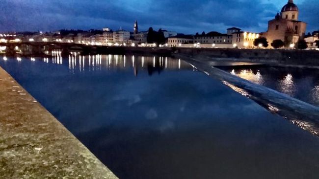 Via Tornabuoni: aggredisce 50enne di notte e gli ruba il portafoglio