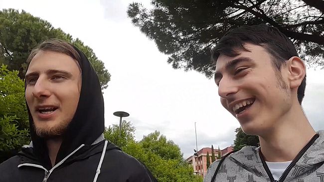 I giovani fiorentini si raccontano filmandosi con lo smartphone