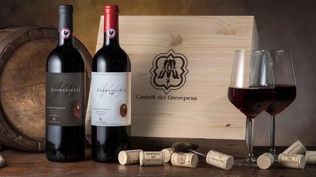 Ristorazione: una bottiglia di Chianti