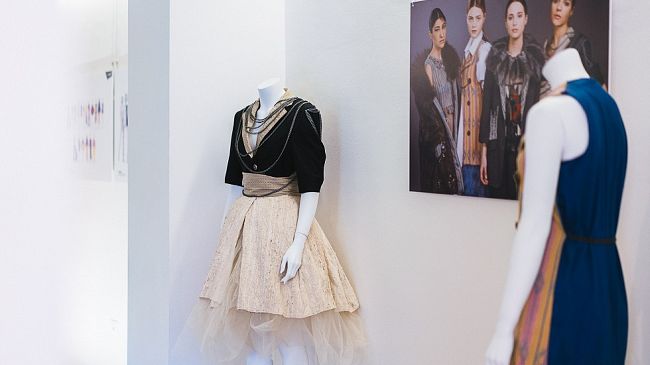 Collezione IED per Pitti Filati: tessuti tradizionali messicani vestono i dandy 2.0