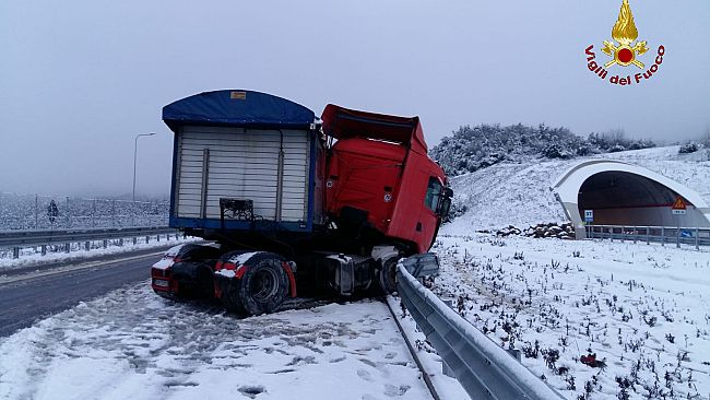 Neve in Toscana: disagi ed incidenti tra Pisa, Siena e Grosseto