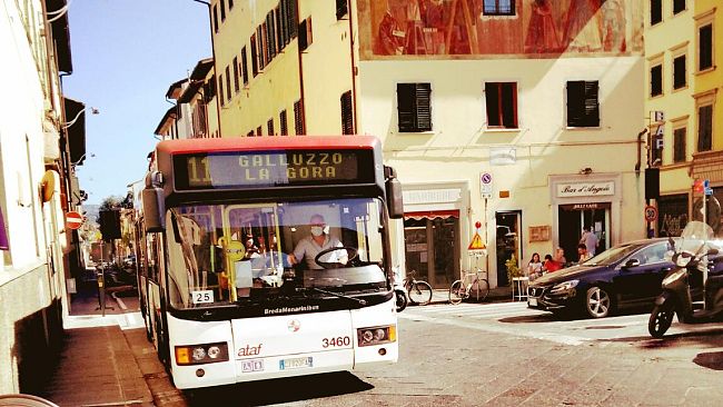 Borseggiatore sulla linea 11 arrestato dalla Polizia