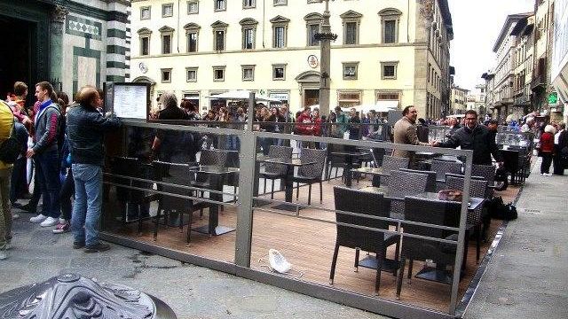 A primavera tornano i dehors, alcuni restano indigesti alla piazza