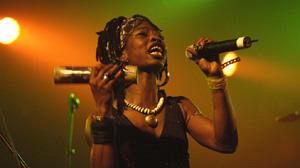 Dalla Costa D'Avorio in concerto a Carrara venerdì 4 (ore 21.30) in p.zza Alberica, ad ingresso gratuito, per la chiusura del festival <I>Musica e Suoni Dal Mondo</I>