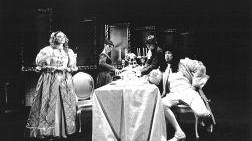 Nero cardinale al Politeama di Viareggio