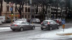 Firenze bloccata per la neve. Sabato scuole chiuse (FOTO)