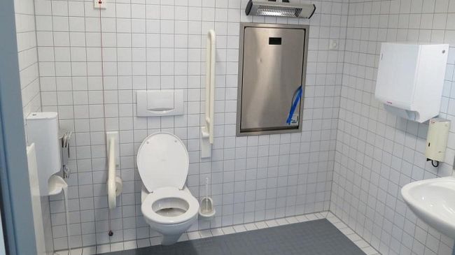 Nuove regole per i locali di Firenze: dalla raccolta differenziata al fasciatoio