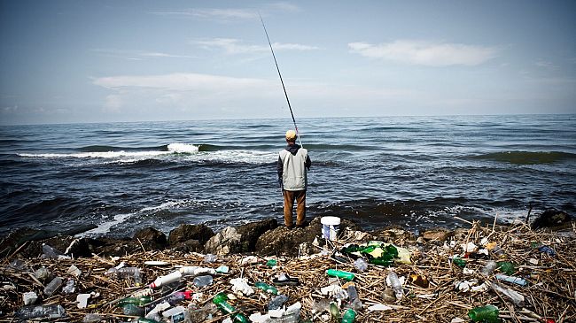 Il mare oltraggiato che non vediamo