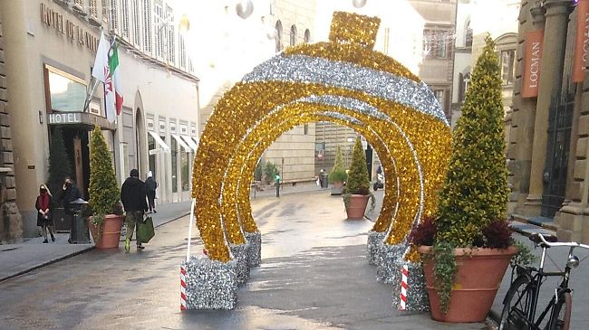 Firenze: sensi unici pedonali nelle strade dello shopping