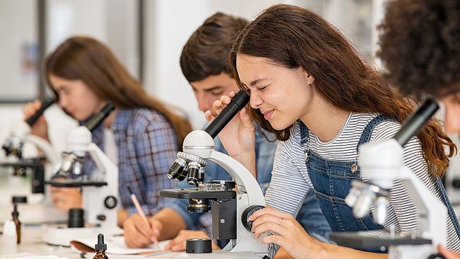 Nuovi spazi, laboratori e percorsi didattici in istituti pistoiesi