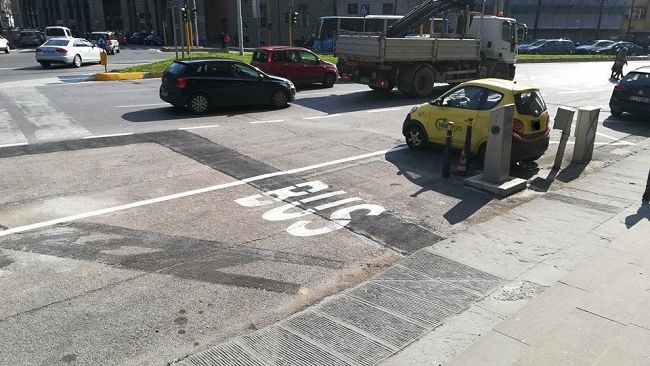 Arrivano i bus: sparisce lo stallo, ricarica in divieto di sosta?