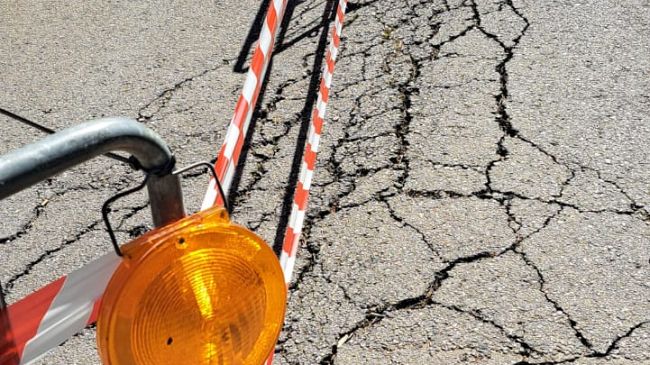 Strada Valcanoro: un tratto danneggiato dal maltempo