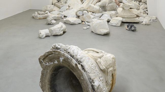 “Acqua alta - High tide “di Fabio Viale torna visibile da oggi alla  Galleria Poggiali