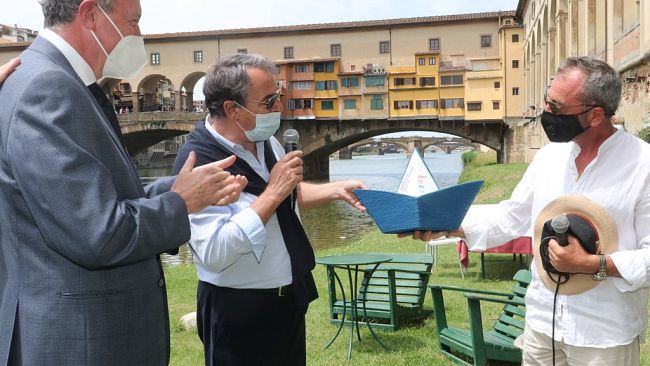 Il Seabin torna in Arno per pulire il fiume dalle plastiche