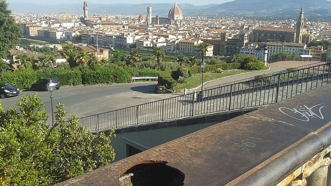 Degrado a Firenze: nuovi divieti dopo il richiamo Unesco