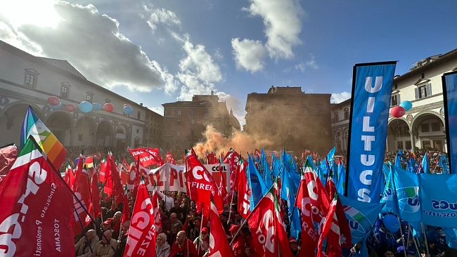 Lavoro: i cortei nelle piazze di Firenze
