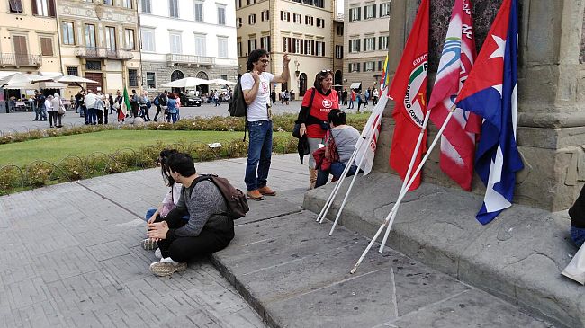 Corteo pro curdi a Firenze: prime foto da piazza S. M. Novella e percorso