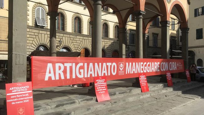 Sit-in dei maestri dell’artigianato artistico in piazza dei Ciompi