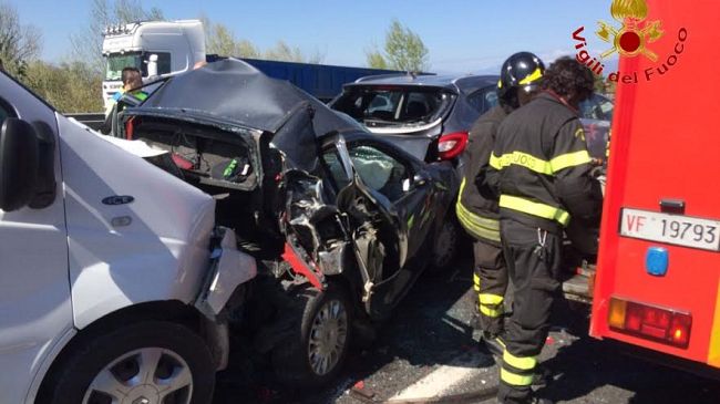 Incidente in Autosole, undici feriti