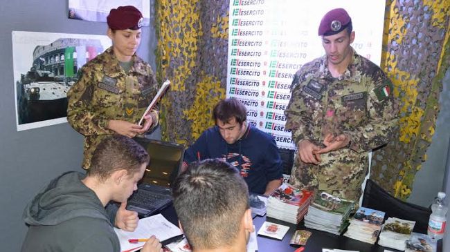 Job Zone a I Gigli: cercasi personale, giovani pensate all'Esercito